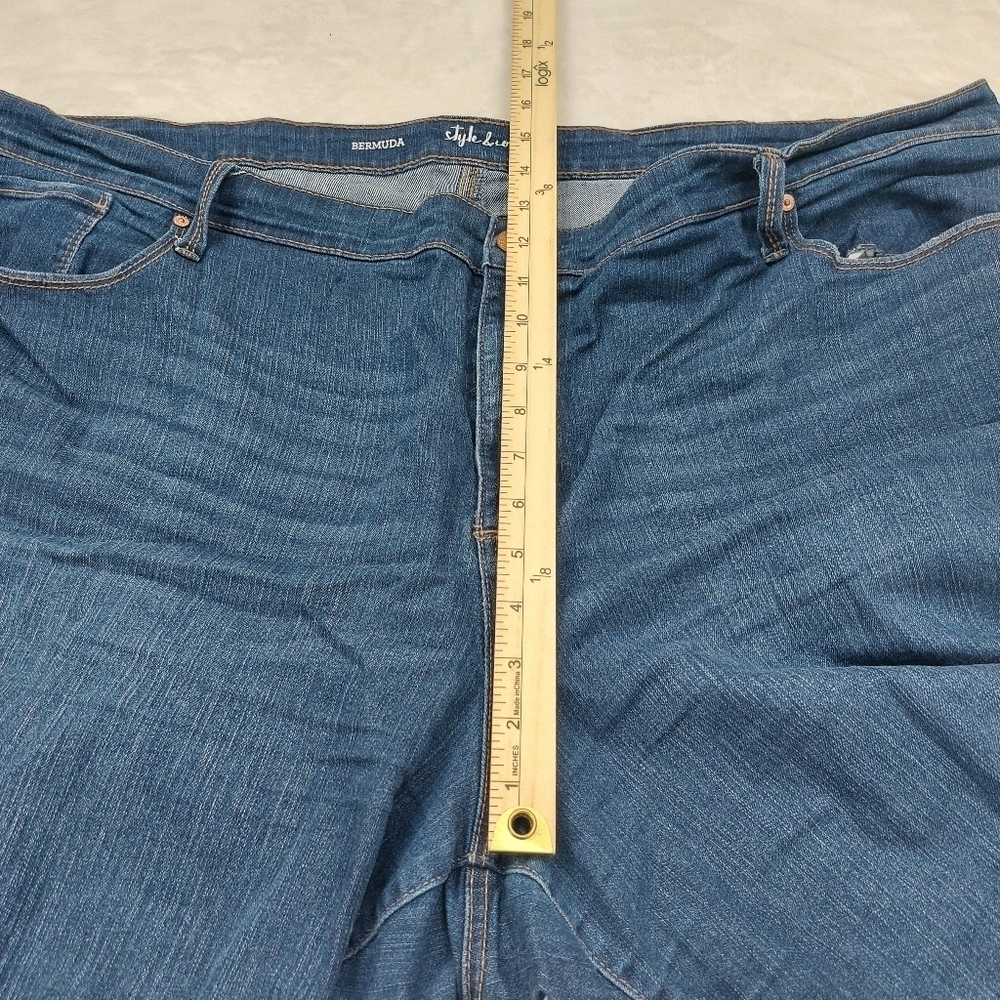 STYLE & CO WOMEN'S DARK WASH DENIM BLUE JEAN CUFFED BERMUDA SHORTS SIZE 24W - Picture 3 of 9